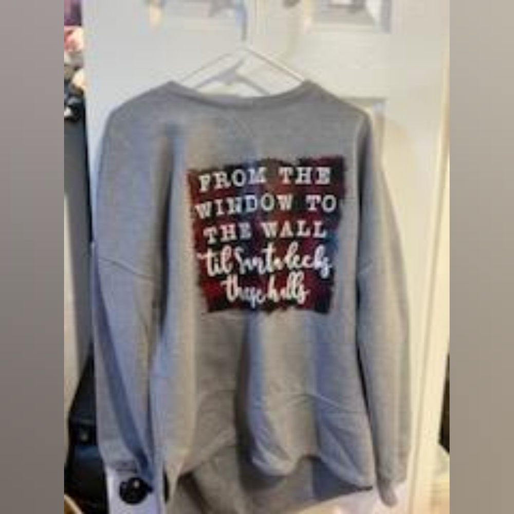 Sweatshirt